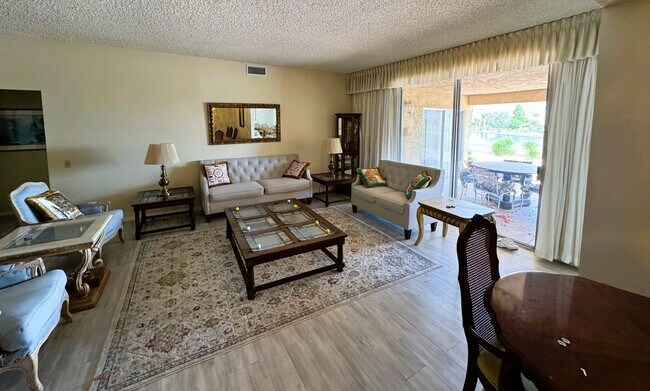 Building Photo - MLCC 3 Bedroom 2 Bath