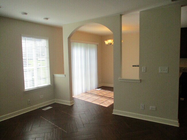 Building Photo - 32461 Rushmore Ave