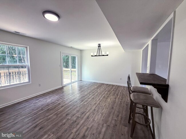 Building Photo - 1171 Holly Ave