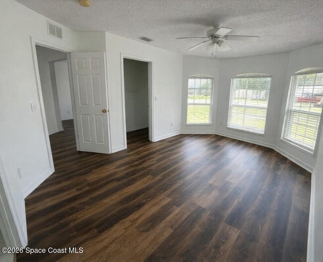 Building Photo - 6615 Homestead Ave