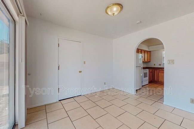 Building Photo - 708 Buckboard Rd SE