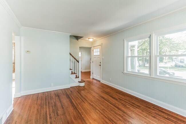 Building Photo - 1519 Boulevard