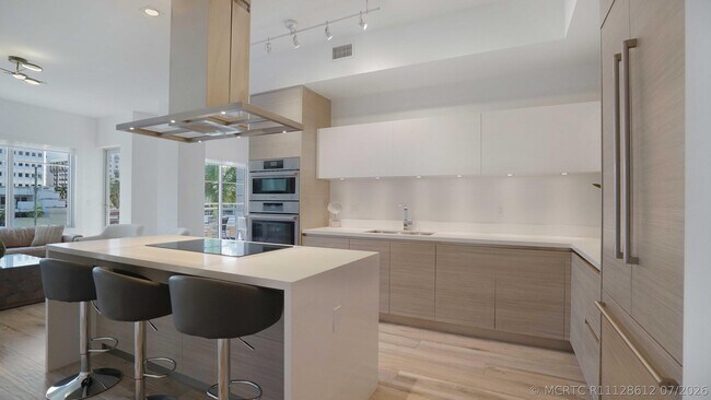 Building Photo - 155 E Boca Raton Rd