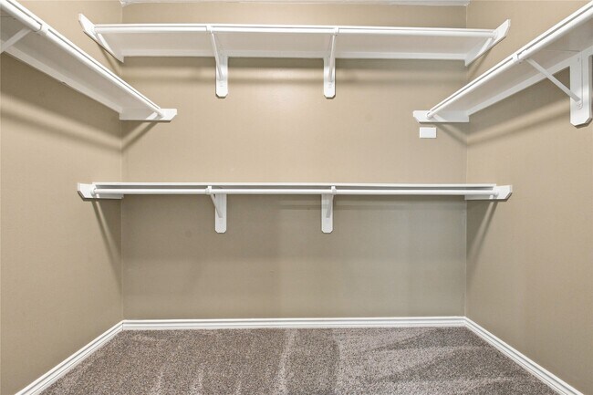Building Photo - 5419 Teakwood Ln
