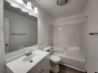 Building Photo - 821 E 12th Ave