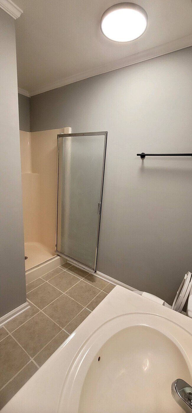 Building Photo - 730 3rd St NE