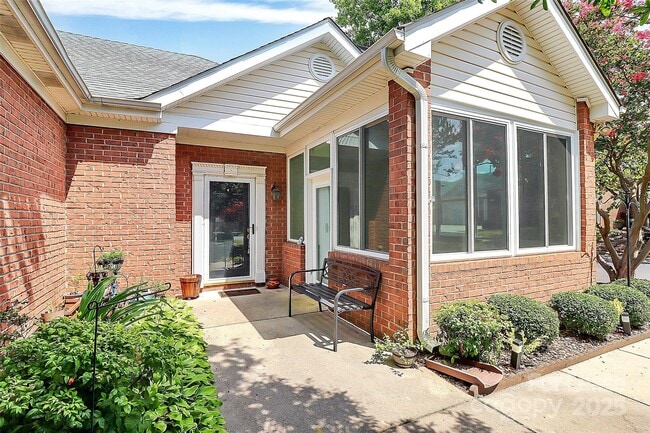 Building Photo - 11357 Olde Turnbury Ct