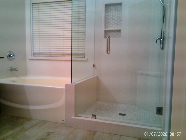 Building Photo - NW-WELCOME HOME !!! MOVE IN SPECIAL! $3547.50 MOVES YOU IN!