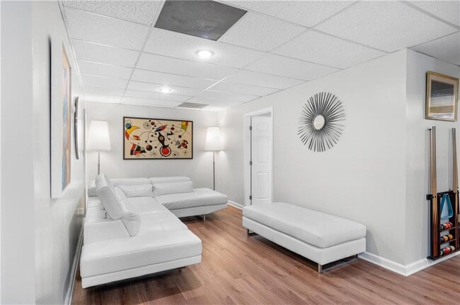 Building Photo - 460 Peyton Rd SW