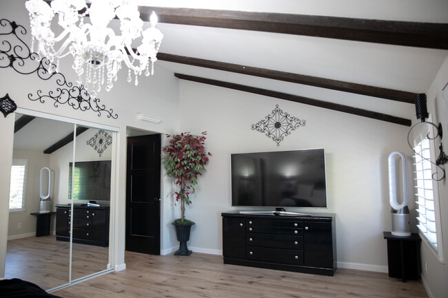 Building Photo - 1405 Kinross Ct