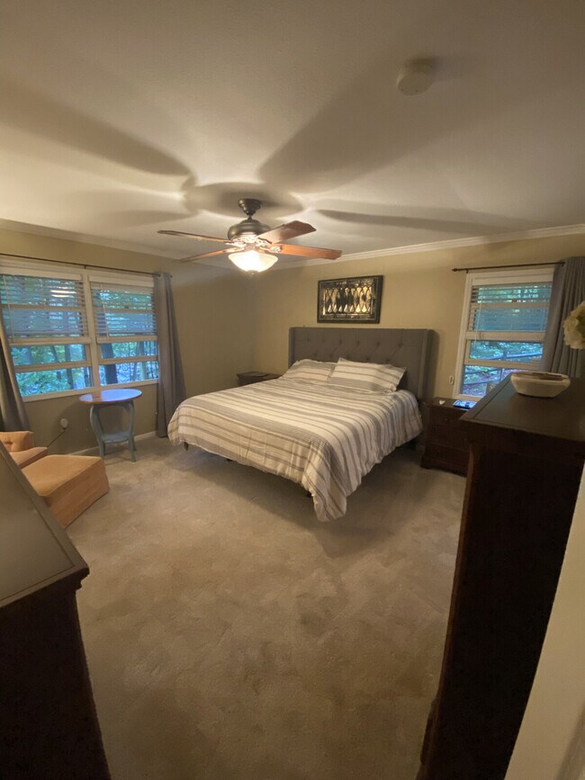 Building Photo - 6 Hunters Ridge Dr