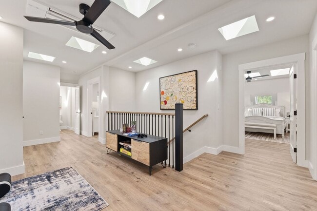 Building Photo - $11,995 - Stunning Executive Estate in Willow Glen