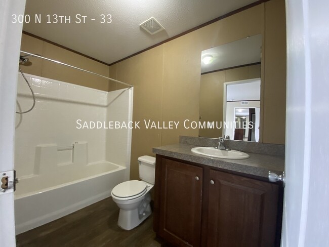 Building Photo - 300 N 13th St