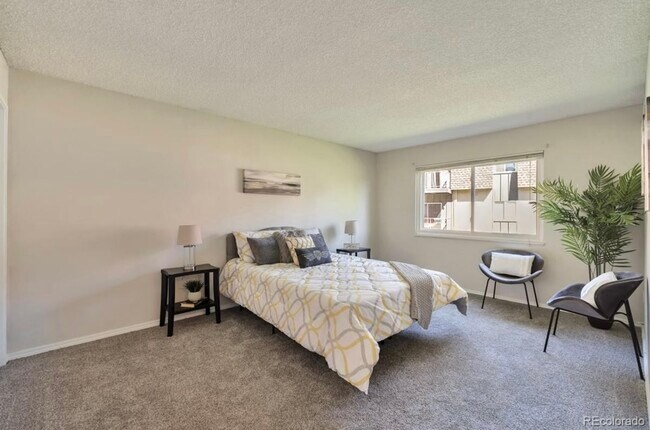 Main/master bedroom - 7755 E Quincy Ave