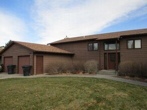 Building Photo - 2 bedroom in Billings MT 59102