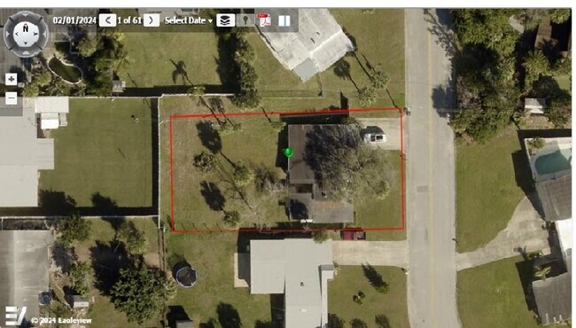 Building Photo - Spacious 3-Bedroom, 2-Bathroom Home in Des...