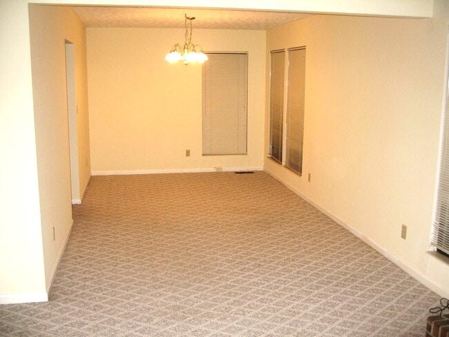 Building Photo - 1999 Shadeview Ct