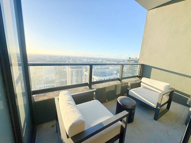 Building Photo - 159 NE 6th St