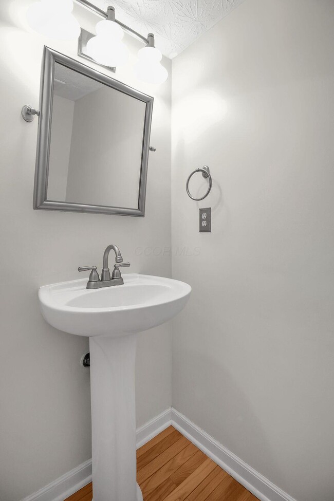 Building Photo - 2230 Seton Dr