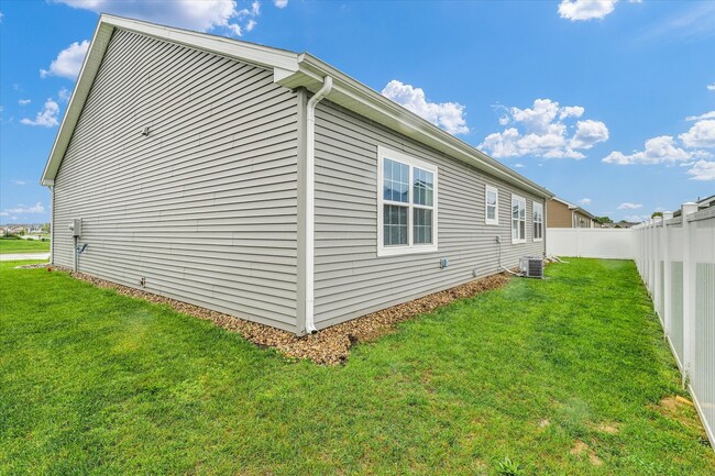 Building Photo - 3408 S Myra Ridge Dr
