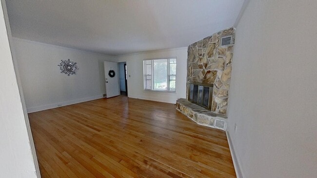 Building Photo - 2408 Providence Rd