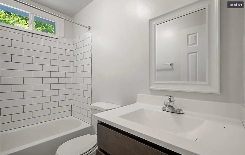 Building Photo - 731 Cameron St