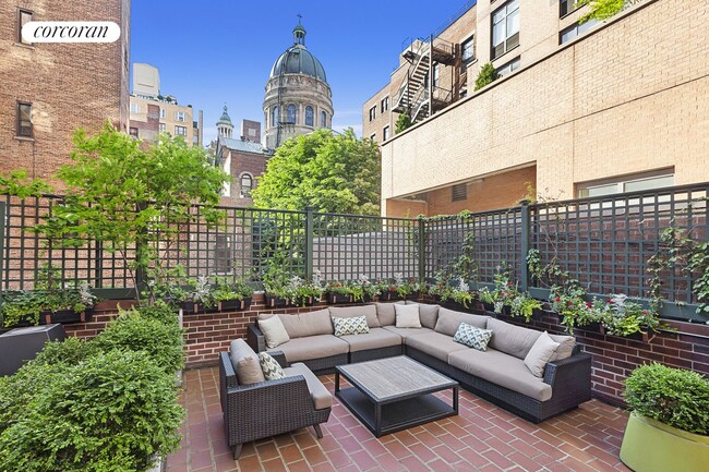Building Photo - 177 E 75th St