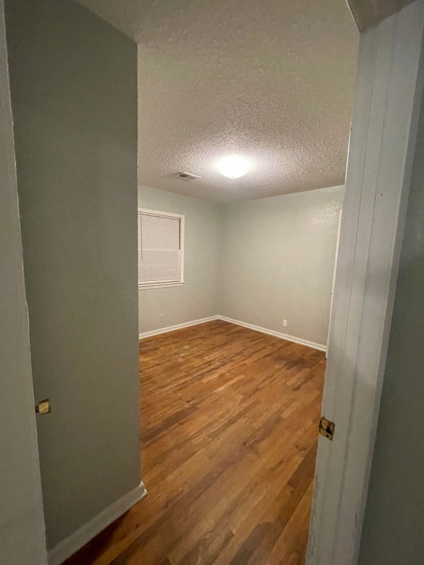 Building Photo - 404 E Madison St