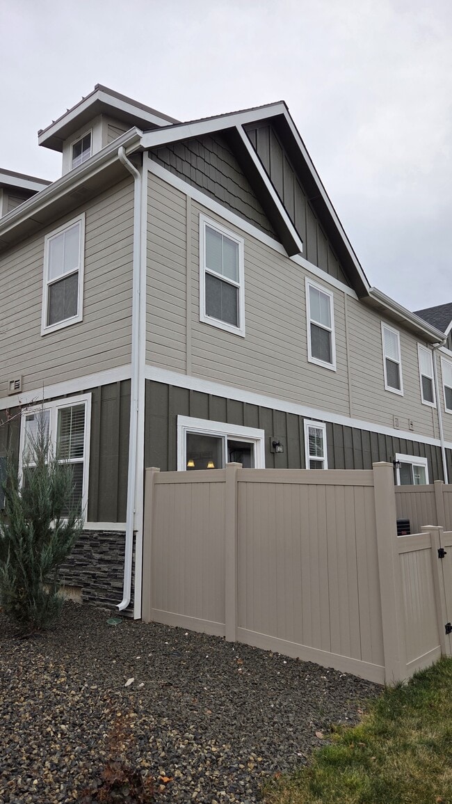 Building Photo - 5929 S Boddington Ln