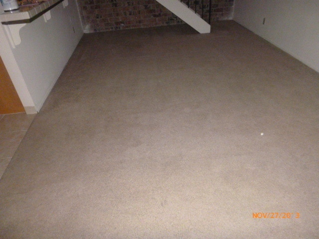 Building Photo - Cute 2 Bedroom