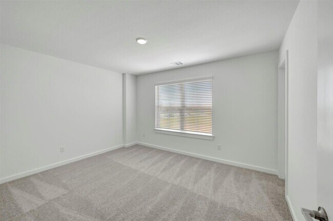 Building Photo - 32510 Lantana Flds Rd