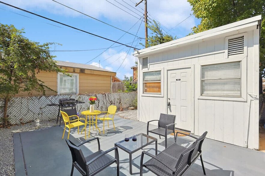 Building Photo - 329 Blandin St