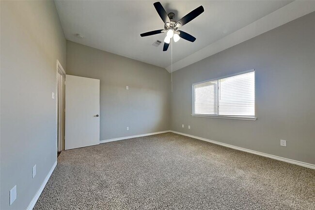 Building Photo - 22723 W Waterlake