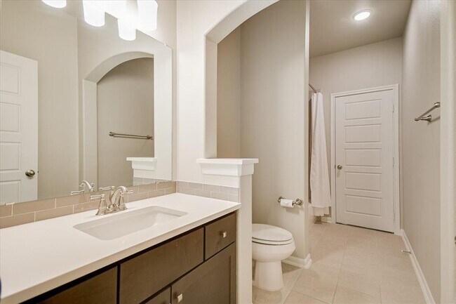 Building Photo - 305 Coniglio Cv