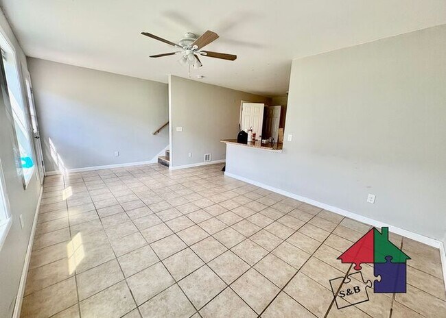 Building Photo - Spacious Milton 3 Bedroom - Pet Friendly!