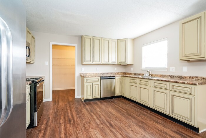 Building Photo - 9307 Princeton Ct