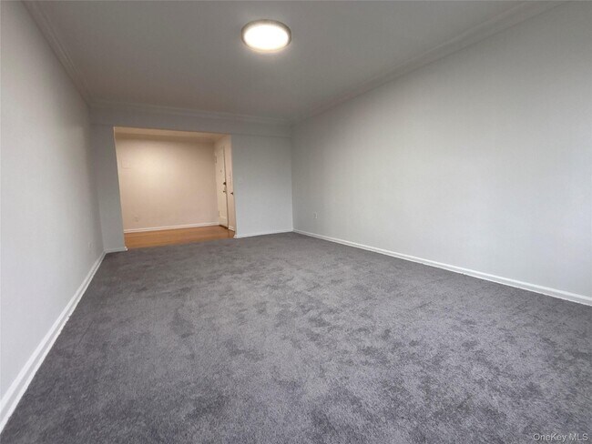 Building Photo - 50 S Middle Neck Rd