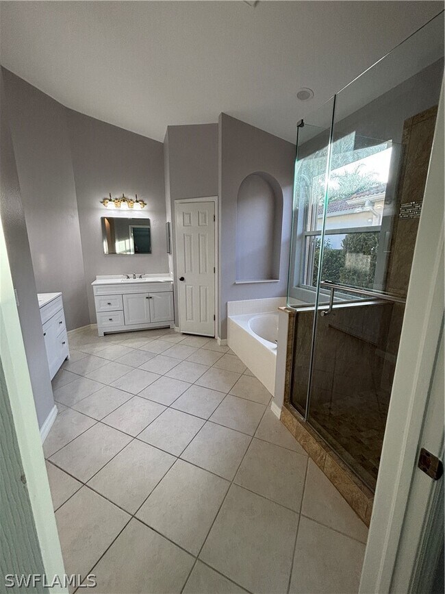 Building Photo - 2210 Grove Dr