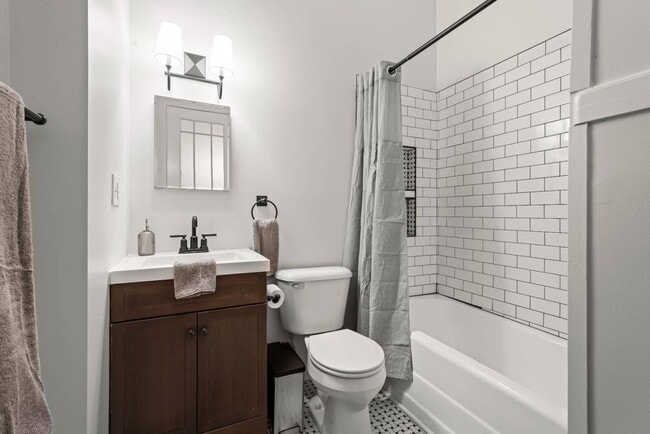 Building Photo - 107 Union Ave