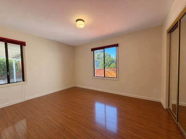 Building Photo - 1384 Vista Grande