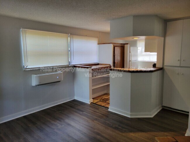 Building Photo - 643 Wisteria Ct