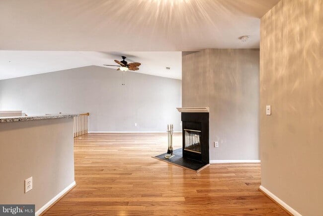 Building Photo - 20 Sandstone Ct