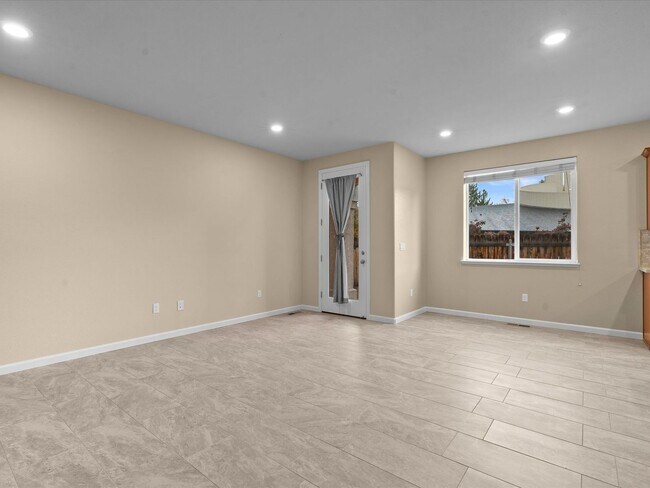 Building Photo - 760 Sarcinella Ct