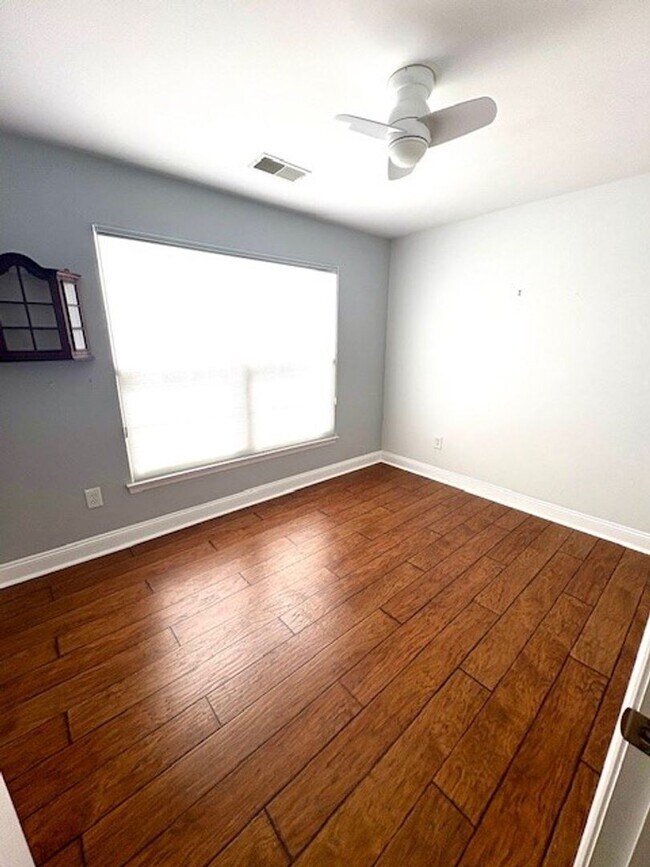Building Photo - 1st Floor Annapolis 3 bed / 2 bath Condo