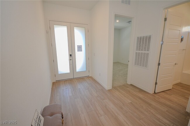 Building Photo - 12457 Heritage Bend Dr
