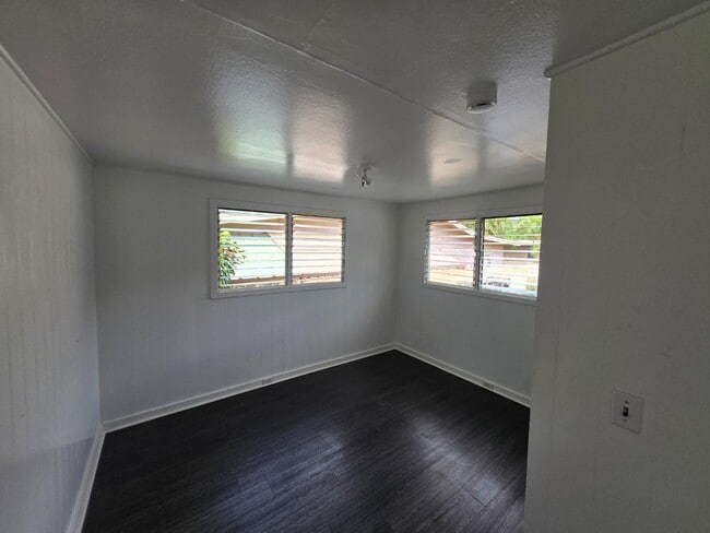 Building Photo - 84-956 Hanalei St - Unit B