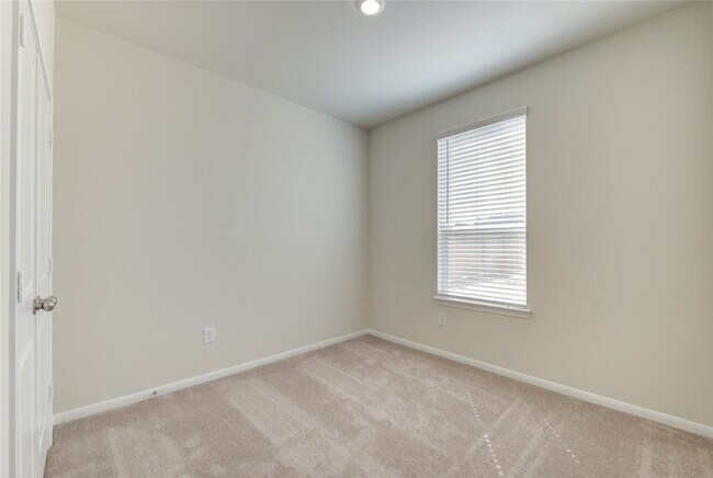 Building Photo - 11715 Braemar Village Dr
