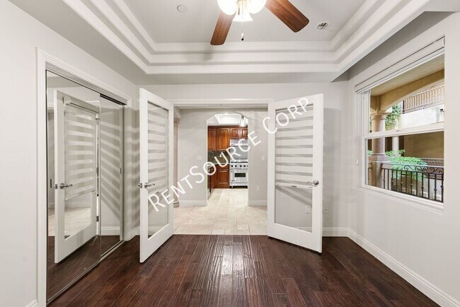 Building Photo - 12044 Hoffman St