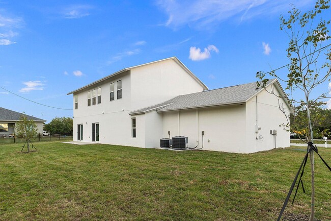 Building Photo - 1351 SW Don Ct