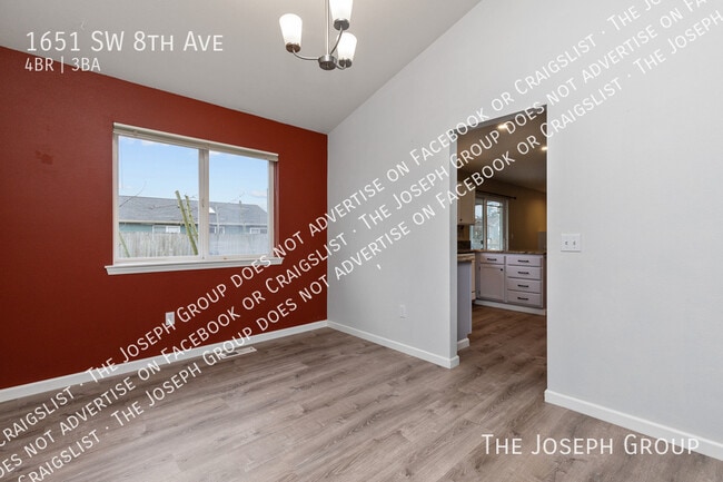 Building Photo - 1651 SW 8th Ave